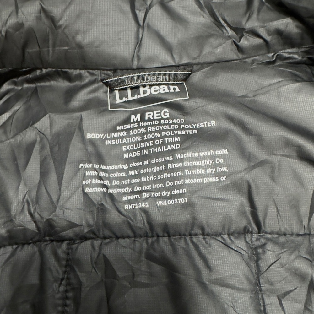 L.L. Bean Women's Black Quilted Lightweight Insulated Vest - Picture 8 of 10